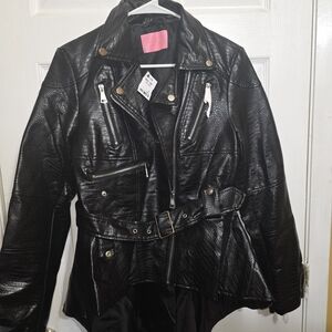 Chic Black Leather Women's Jacket